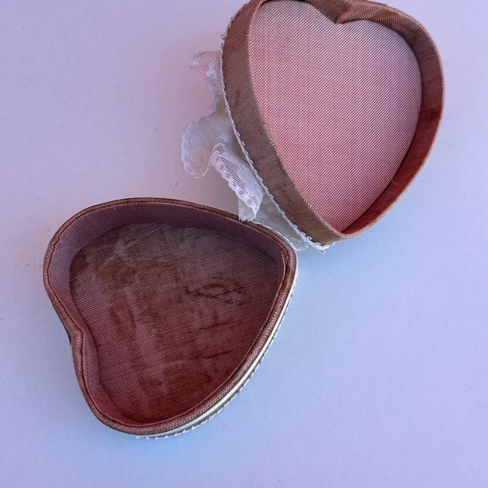 Vintage Heart Trinket Box Ceramic Flapper Girl Lace Pearl Shabby Chic Deco Style